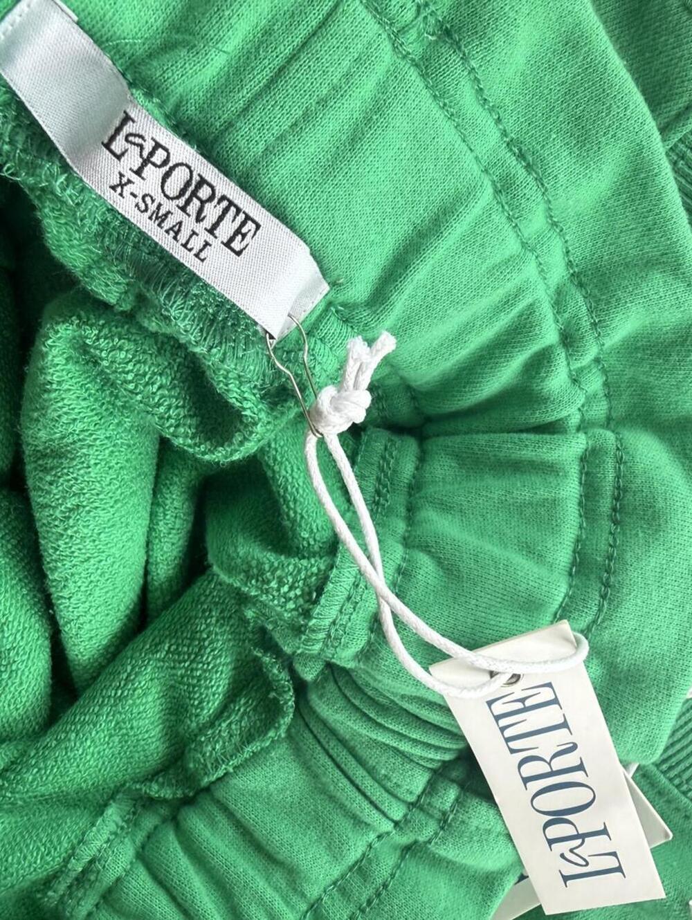 La Porte Green Two-Piece Crop Top and Wide-Leg Pants Set - Picture 6 of 8